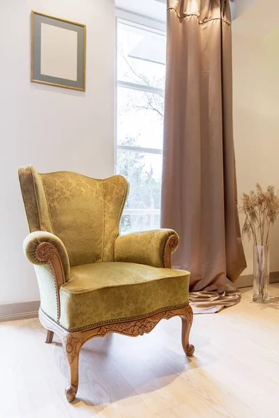 Elegant green armchair in classic style — Stock Photo, Image