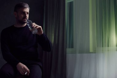 adam içki ve Sigara