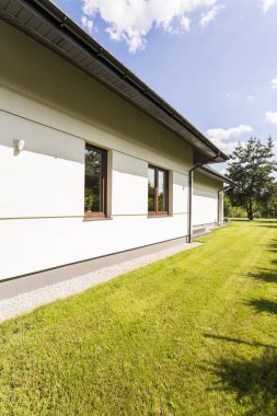 Çim biçmek için bir sürü