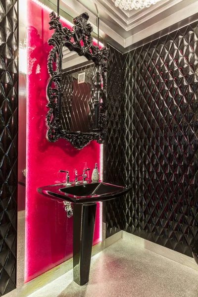 Nowoczesna łazienka z black diamond wzór ściana — Zdjęcie stockowe