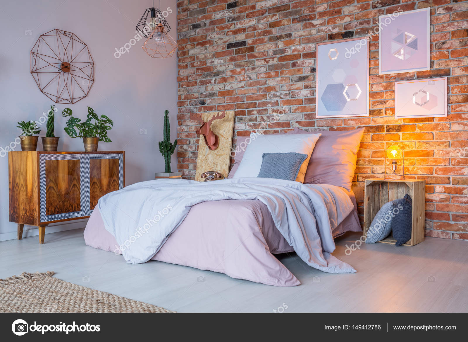 Industriële vormgeving van de slaapkamer — Stockfoto © photographee ... Industriële vormgeving van de slaapkamer — Stockfoto © photographee ...