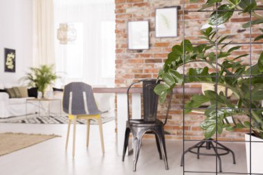 Tuğla duvar ile lounge