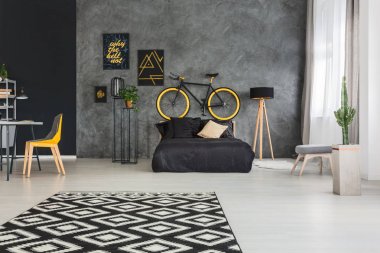 Çift Yataklı ve Bisiklet