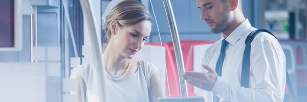 Empresarios profesionales hablando — Foto de Stock