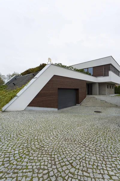 Açık bir modern Villa — Stok fotoğraf