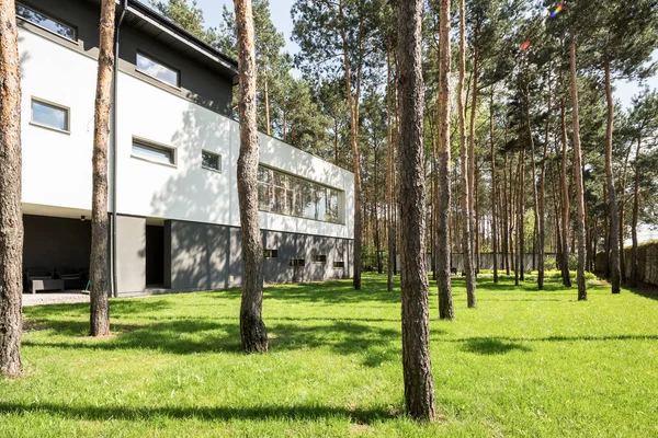 Modern minimalistisch huis buitenkant — Stockfoto