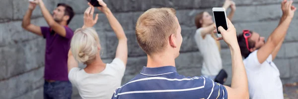 People taking selfies — Stock Photo, Image