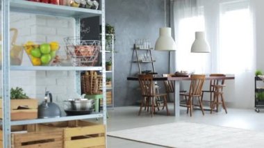 Loft daire ile açık mutfak