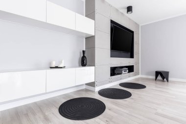 Duvardaki televizyon