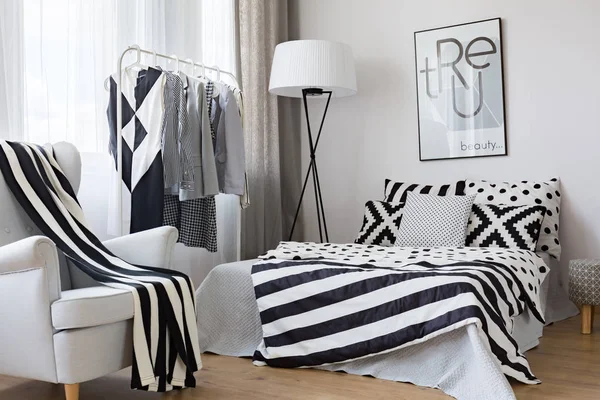 Black and white accents in bedroom — Stock Photo, Image