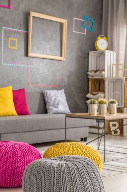 Ev ile el yapımı poufs