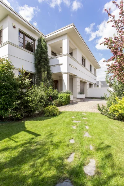 Beyaz Saray büyük bahçeli