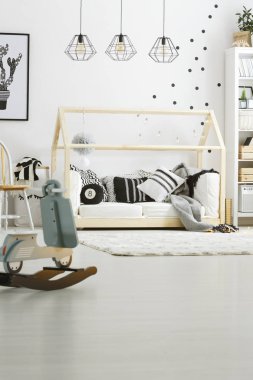 Yataktaki yastıklar