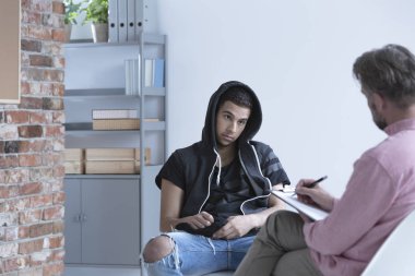 Kukuleta ile asi çocuk