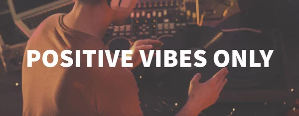 Dj and positive vibes — Stock Photo, Image