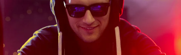 DJ i solglasögon — Stockfoto