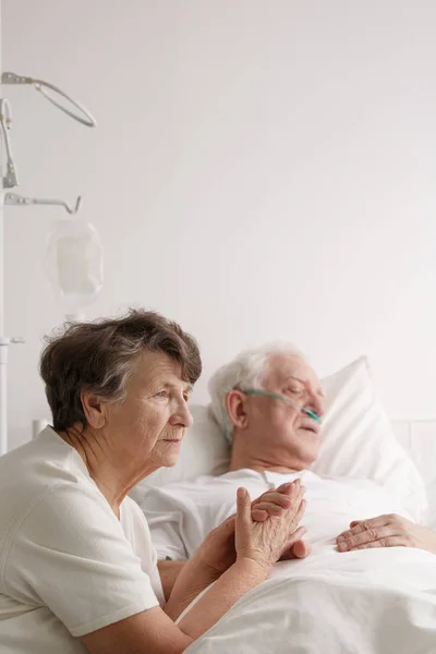 Senior huwelijk in laatste momenten — Stockfoto