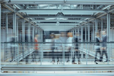 Endüstriyel iç bulanık insanlar