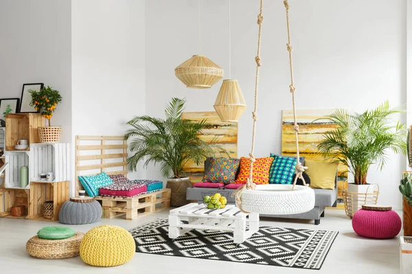 Retro room with pallet furniture