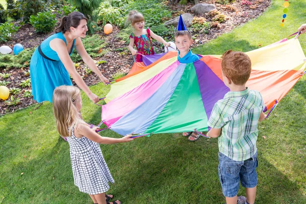 Animador y niños —  Fotos de Stock