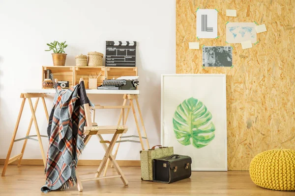 Bureau in de upcycled kamer — Stockfoto