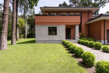 Güzel bahçe evi