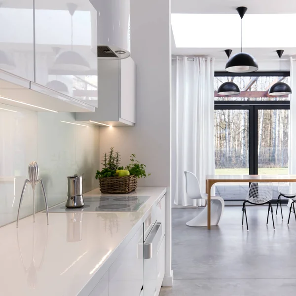 Open kitchen with built-in cabinets — Stock Photo, Image