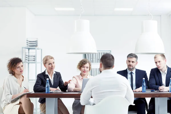 Man tijdens sollicitatiegesprek — Stockfoto