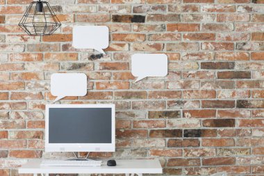 Bilgisayar ve Resepsiyon Oda