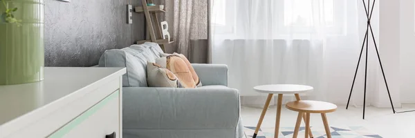 Elegantní obývací pokoj klidný — Stock fotografie