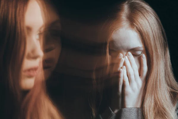 Olyckliga, gråtande kvinna — Stockfoto