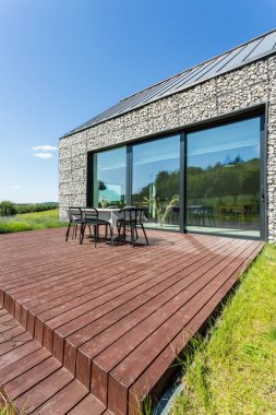 Müstakil evde geniş Teras