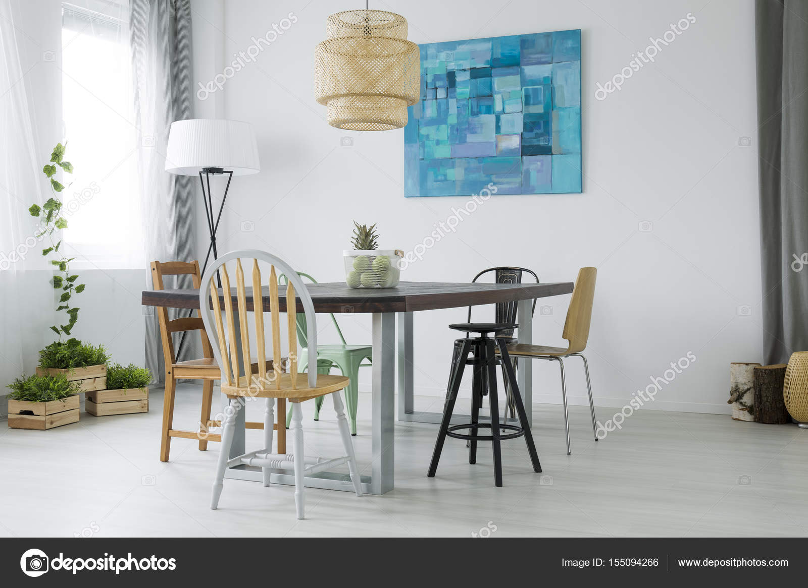 Witte eetkamer met planten — Stockfoto © photographee.eu #155094266 Witte eetkamer met planten — Stockfoto © photographee.eu #155094266