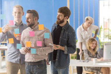 Yaratıcı ekip içinde çalışma