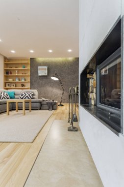 Şömine oturma odasında.