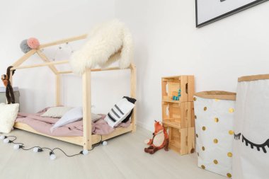 Yumuşak pastel bebek odası