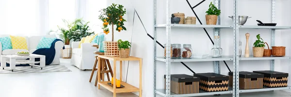 Moderne Lagerung in der Wohnung — Stockfoto