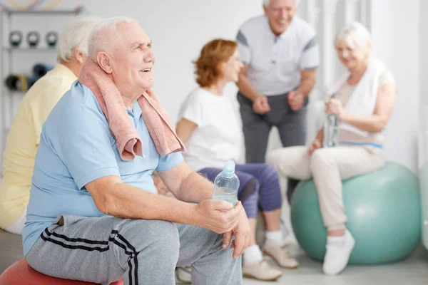 Rusten na de training — Stockfoto