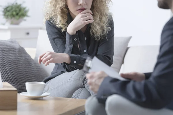 Patiënt tijdens therapie sessie — Stockfoto