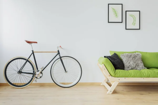 Snygg cykel på loftet — Stockfoto