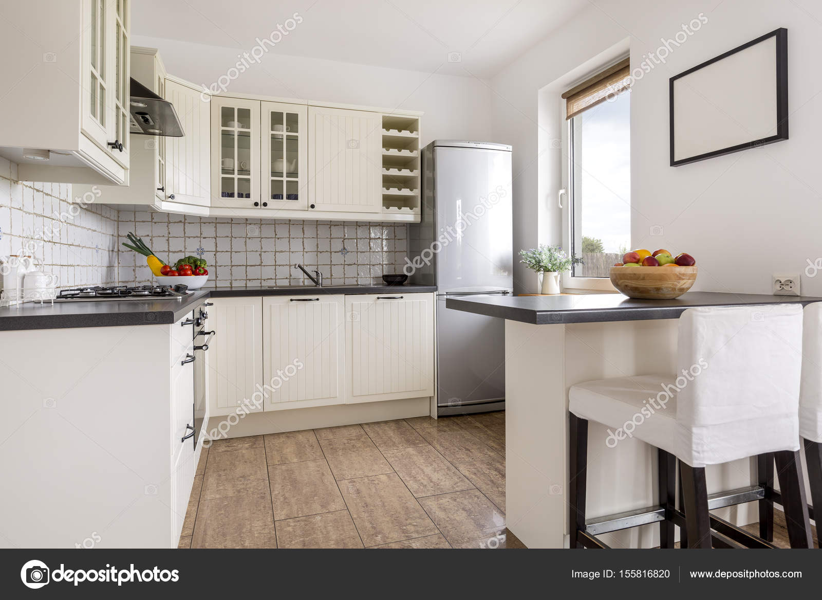 Cozinha Moderna Com Pintura Na Parede Fotografias De Stock Cozinha Moderna Com Pintura Na Parede Fotografias De Stock