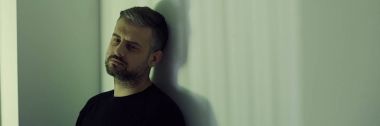 Adam karısını eksik