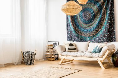 Duvardaki oryantal malzeme