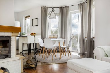 Şömineli modern mutfak