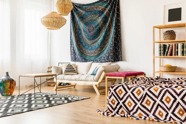 Studiowohnung mit orientalischen Mustern — Stockfoto