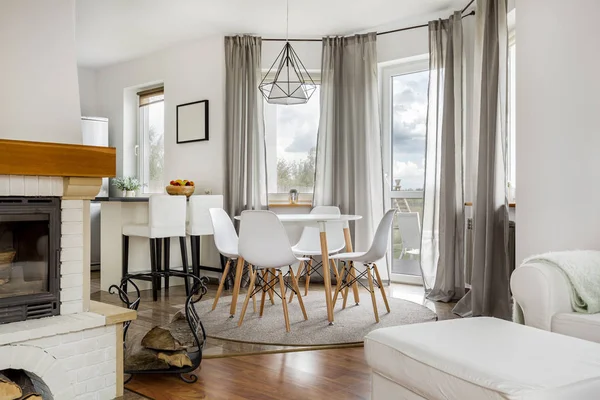 Şömineli modern mutfak