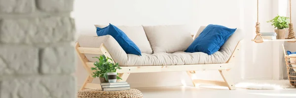 Canapé blanc confortable — Photo