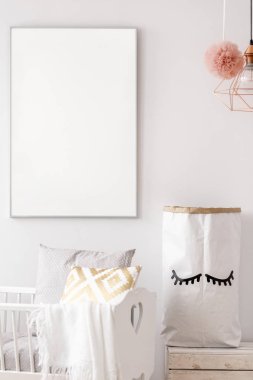 Bebek kreş beyaz poster mockup