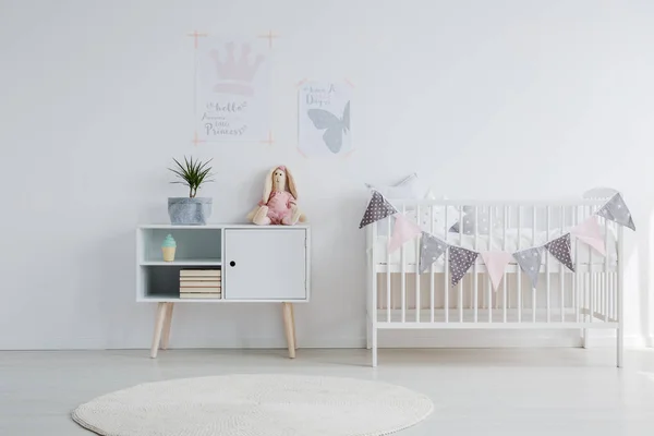 明亮的婴儿室 — 图库照片