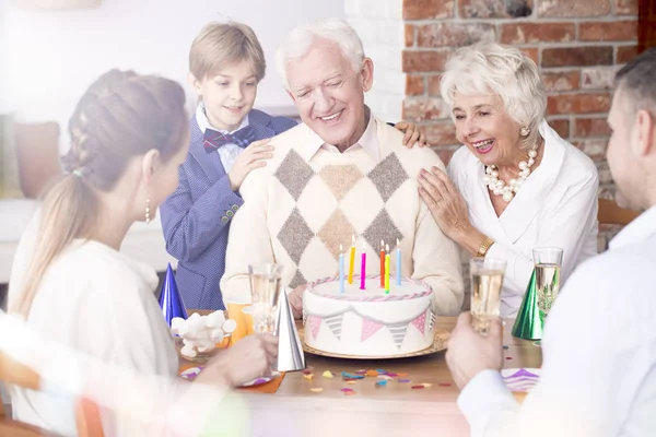 La fête d'anniversaire de grand-père — Photo